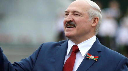 Respuesta simétrica: Lukashenko pide a Macron dejar el cargo