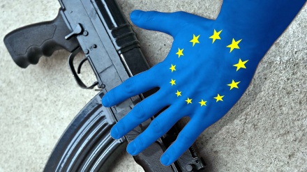 L'Europa invia armi a chi viola diritti umani. Salvini e Macron: No a sanzioni Ue