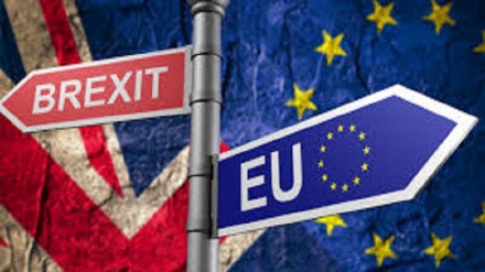 L'Ue avverte Londra su Brexit, 'basta giocare'