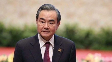 王毅称某些域外势力策动“颜色革命”