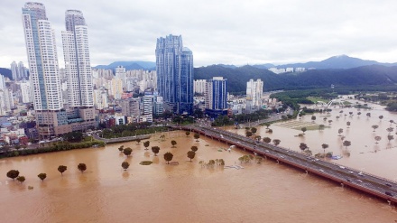 北上する台風１０号　韓国１．７万戸が停電、原発発電機も停止