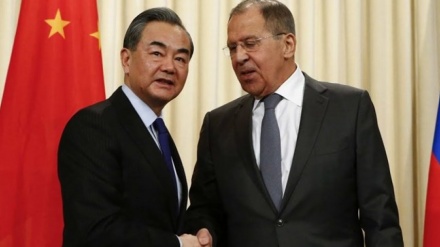 क्या वाक़ई चीन, रूस, ईरान और उत्तरी कोरिया ने अमरीकी इलेक्शन हाईजैक करना शुरू कर दिया है? ट्रम्प चुनाव से कुछ ही दिन पहले यह आरोप क्यों लगा रहे हैं?