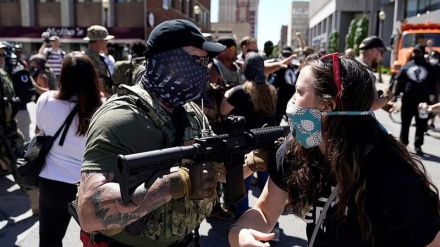 米オレゴン州で、トランプ支持派と人種差別反対派が衝突