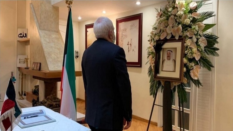  ظریف دفتر یادبود امیر فقید کویت را امضا کرد