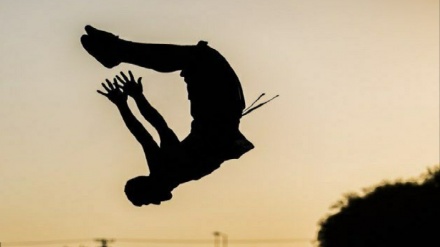 伊朗青年获得世界跑酷比赛冠军