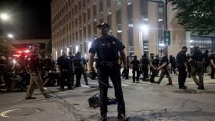 Violenza negli Usa, due poliziotti gravemente feriti in California