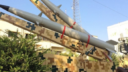 イスラム革命防衛隊が、2基のラアド-500ミサイル発射装置を公開