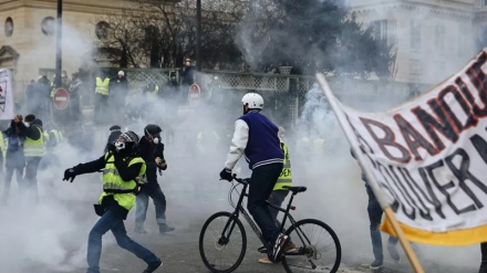 仏・パリで再び「黄色いベスト｣運動が実施