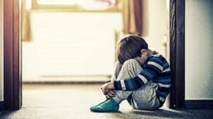 Svezia, paura virus: tengono i figli segregati in casa per 4 mesi 