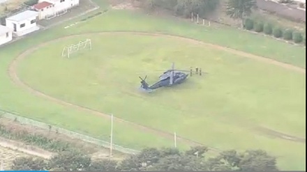 空自救難ヘリが、飛行中にトラブル　校庭に着陸 