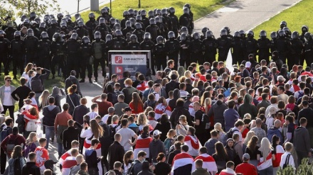 Belarus scene of fresh protests on eve of Lukashenko's Russia visit