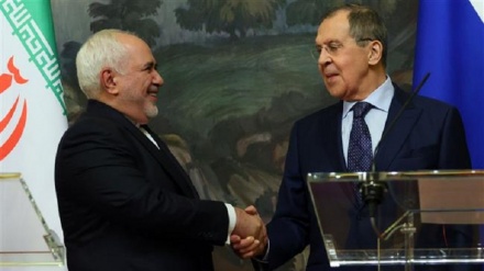ईरान से सहयोग ख़त्म करने की अमरीकी मांग नहीं मानेगा रूस, अमरीका हार चुका हैः विदेशमंत्री