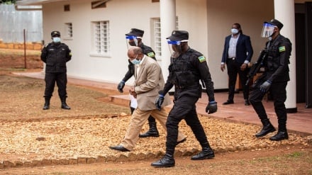 Rusesabagina asema alihadaiwa na kupelekwa Rwanda badala ya Burundi