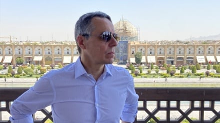 スイス外相がイスファハーンの歴史的名所を視察（写真）