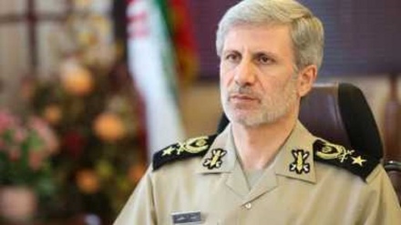 وزیر دفاع ایران: چرخه تولید کشور متوقف نخواهد شد