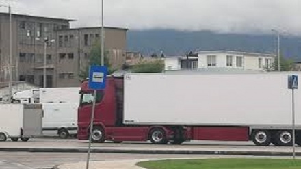 Dalla Grecia all’Italia, profughi nascosti in un camion