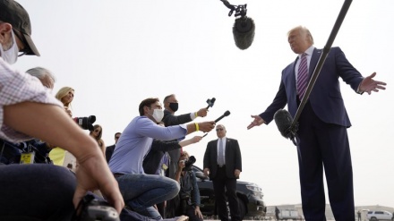 トランプ氏、山火事の現地訪問で気候変動の影響を否定