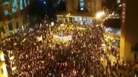 Минглаб исроилликлар Бинямин Натаняҳунинг қароргоҳи олдида норозилик намойишлар ўтказишмоқда (видео)