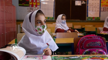 آغاز سال تحصیلی جدید در ایران با رعایت دستور های بهداشتی