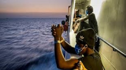 Migranti, Amnesty: abusi e illegalità nel Mediterraneo 