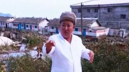 (VIDEO) Corea del Nord, Kim visita le aree devastate dalla tempesta