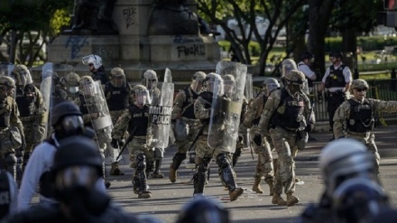 米ポートランドのデモ、治安部隊が襲撃