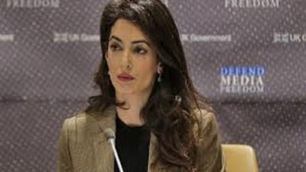 Brexit: Amal Clooney si dimette, 'Non rispetta i trattati internazionali'