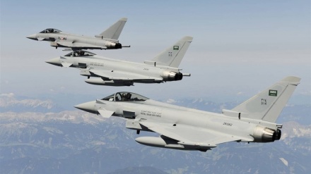 アラブ連合軍の戦闘機が、イエメン北部を空爆