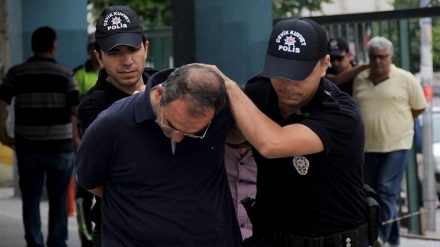 Turchia: arrestati militari per presunta rete golpista 