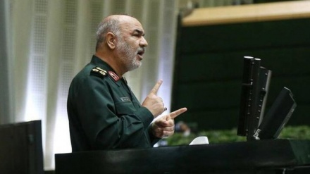 Qeneral mayor Səlami:Amerkə islamiyə inğilabi vədə bəştə ğıvvon zəifəti şohid be məcbur mandə.