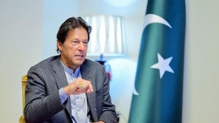 عمران خان په اسلام آباد کښې د بهرنۍ فتنې د شنډیدو خبر ورکړ