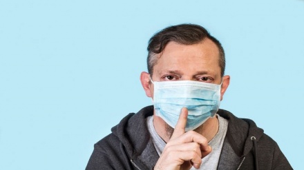 آرام صحبت کردن سرعت انتقال کرونا را کاهش می‌دهد