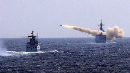 নৌ মহড়ায় আমেরিকাকে শক্তি দেখাচ্ছে চীন