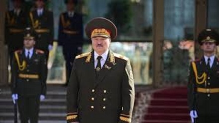 Bielorussia, Lukashenko giura quasi in segreto