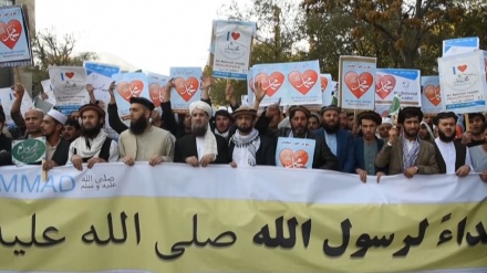 アフガニスタンで、仏のイスラム排斥行為への大規模なデモ実施