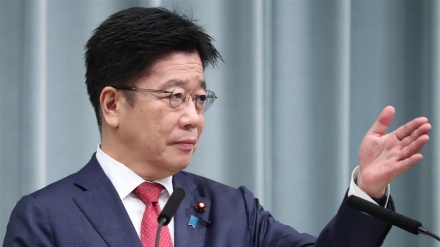 加藤官房長官、「中国船の2日以上の尖閣沖滞留に関して、中国側に厳重抗議」
