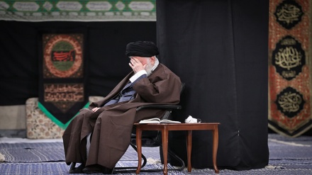 Leader attends mourning ceremony and Arba’een Supplication recitation