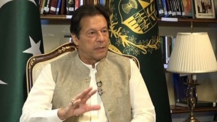  عمران خان ، نواز شریف په خیانت تورن کړ 