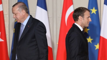 Intervento anti Islam di Macron. Erdogan: 'non comprate prodotti francesi'
