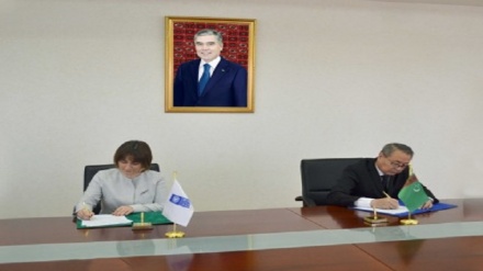 Türkmenistanyň DIM-de BMG-niň Ösüş Maksatnamasy bilen Türkmenistanyň Döwlet, hukuk we demokratiýa institutynyň arasynda Iş meýilnamasyna gol çekmek dabarasy geçirildi 