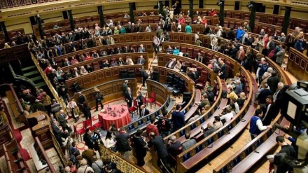 Congreso de España aprueba estado de alarma para frenar COVID-19