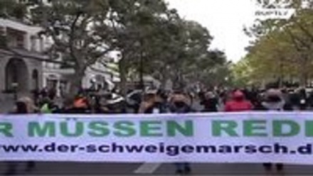 Almanya'da koronavirüs kısıtlamalarına karşı protesto gösterileri