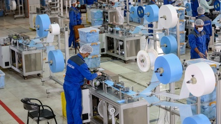 Pabrik Ini Mampu Produksi Lima Juta Masker Perhari (1)