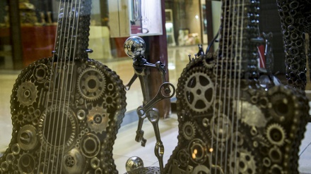 (FOTO) Iran, scultura rottami metallici - 2