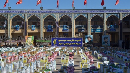 Pembagian 20.000 Paket Bantuan di Shiraz (2)