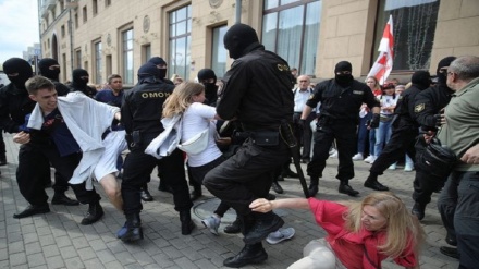  Belarus'ta  100 Protestocunun Tutuklanması 