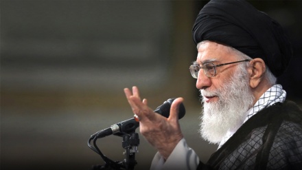 イラン最高指導者、仏大統領の預言者侮辱を受け同国の若者らにメッセージ