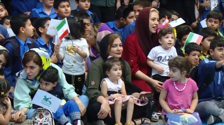 Peringatan Hari Anak di Iran