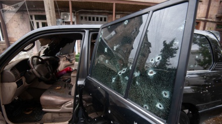 आज़रबाईजान गणराज्य और आर्मीनिया के मध्य होने वाले युद्ध में ध्यान योग्य कमी आयी है पर दोनों देशों में शाब्दिक युद्ध तेज़ हो गये हैं