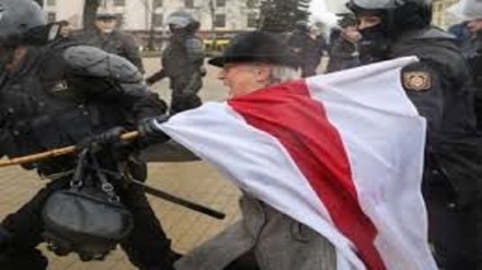 Bielorussia, struttura della polizia bersagliata da tre cocktail Molotov